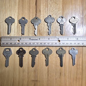 Llaves vintage: ¿Buscas llaves vintage geniales? Aquí tienes un gran lote para elegir: Eagle Lark Independent Master Earle Corbin Curtis Star