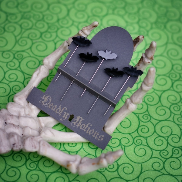 Deadly Notions Ups All Bats Fledermauskopf Pins (5er Set) | Geschenke für Fledermaus Liebhaber | Goth Geschenke | Spooky Season Geschenke