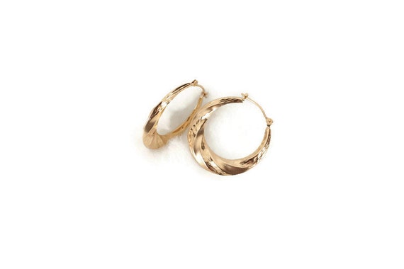 Hollow Twist design Hoop 14K Gold Earring