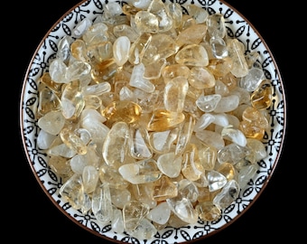 Éclats de citrine, richesse et abondance, petits cristaux rituels