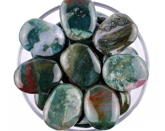 Green Chalcedony Palm Stone, Serenity & Heart Crystal, Altar Ritual Gem