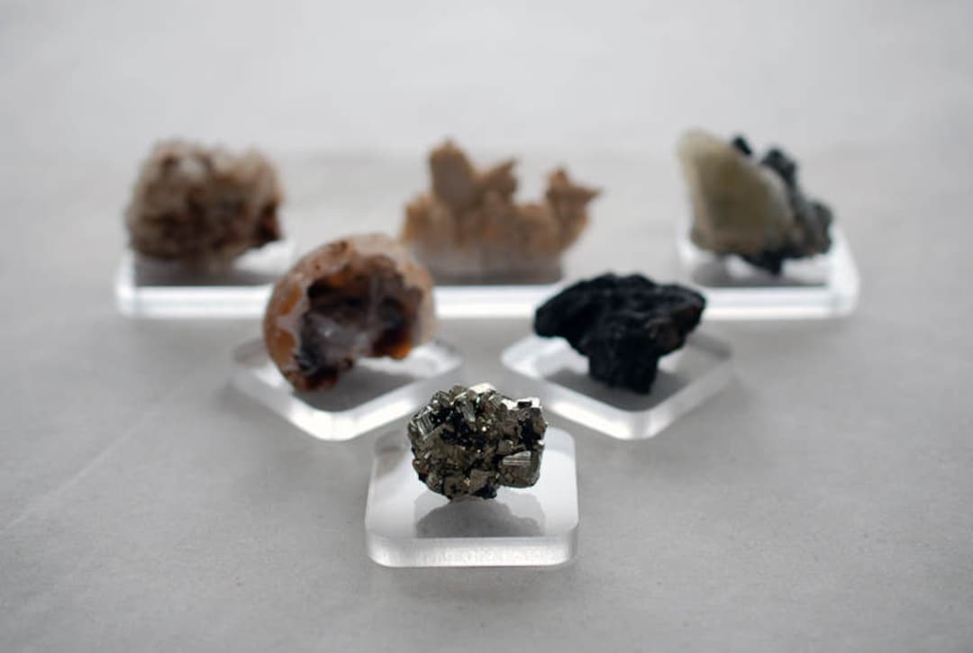 Espositore in acrilico trasparente per cristalli, base minerale trasparente, set di supporti per pietre preziose - Italia