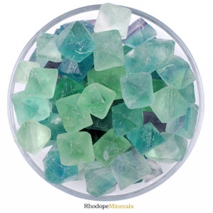 Fluorit Kristall, Fluorit Stein, roher Fluorit, rauer Fluorit, Fluorit, Steine, Kristalle, Felsen, Geschenke, Edelsteine, Edelsteine, Sternzeichen Kristalle