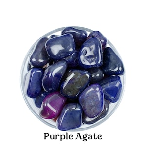Piedra pulida de ágata púrpura, cristal violeta pulido, gema para rituales de armonía y altar.