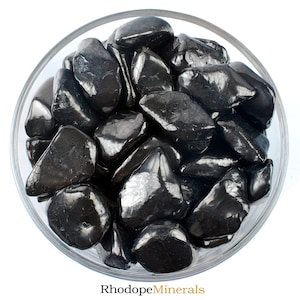 Schungit Trommelstein, Schungit, Trommelsteine, Steine, Kristalle, Felsen, Geschenke, Edelsteine, Edelsteine, Sternzeichen Kristalle, Heilende Kristalle