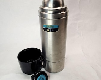 Termo vintage de acero inoxidable, botella al vacío de 1 cuarto de galón, fabricado en EE. UU., modelo 2464S con taza, en excelentes condiciones.