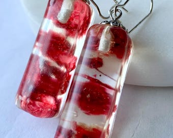 Red flower bud dangle resin earrings