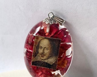 William Shakespeare With Rose Petals Necklace Pendant