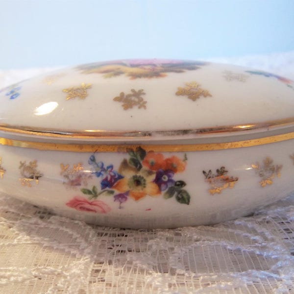 Petite boite à bijoux en porcelaine de Limoges