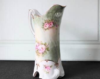 ヴィンテージの陶器の水差し：ピンクのバラの花飾り - Etsy 日本