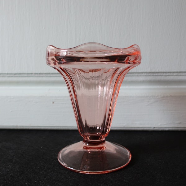 Pink glass sundae dish French vintage Ice cream bowl – French décor – coupe à glace rose