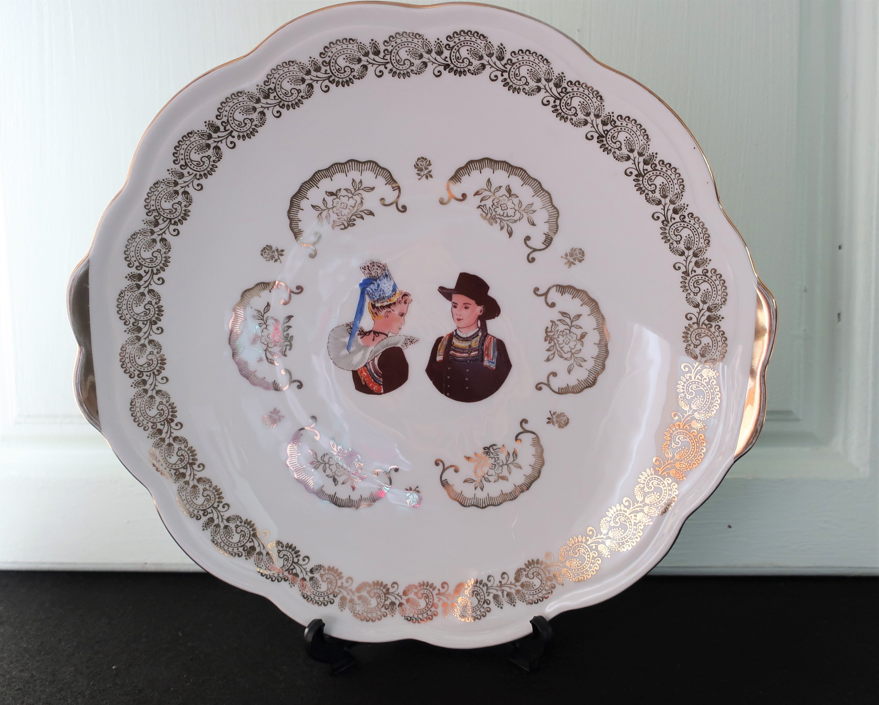 Plat à Gâteaux en Porcelaine