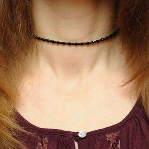 Schwarze Perlen Choker Halskette Kristall Choker Schwarz Dünne Choker Zierliche Choker Zarte Choker Jahrestag Geschenk für Frau Geschenk für Frauen