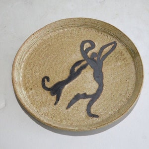 Signierte Studio Keramik mit abstrakten Figuren von D Kanmiol Mid Century Modern Keramik