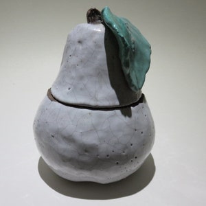 Caja con tapa de pera de mediados de siglo cubierta con cerámica de estudio estilo Fantoni