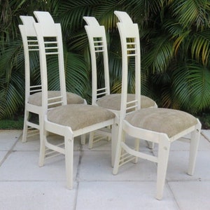 Fyra lackerade stolar i Charles Rennie Mackintosh-stil, modern design, Memphis-möbler