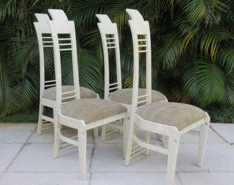 Cuatro sillas lacadas al estilo de Charles Rennie Mackintosh, muebles modernos de mediados de siglo de Memphis.