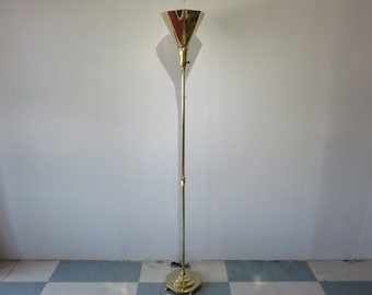 Lámpara de pie vintage de latón, estilo moderno de mediados de siglo.