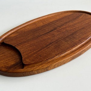 Tablero de corte de teca JHQ de Dansk Designs firmado mediados de siglo moderno Jens Quistgaard