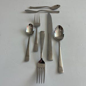 Nicole Miller Serene Stainless Flatware Mid Century Modern Dinnerware Service for Eight