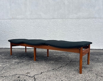 Banco de teca danés Lawrence Peabody, asientos de estilo moderno de mediados de siglo.