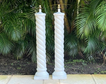 Lámparas de pie con columna en espiral de yeso estilo Michael Taylor, par moderno de mediados de siglo