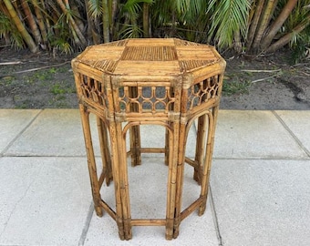 Brighton Pavillion Rattan Kleiner Beistelltisch Mid Century Modern Küstenmöbel