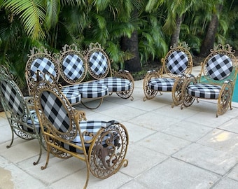 Set da patio in stile Liberty francese in cinque pezzi in ferro battuto in stile Jean Charles Moreau