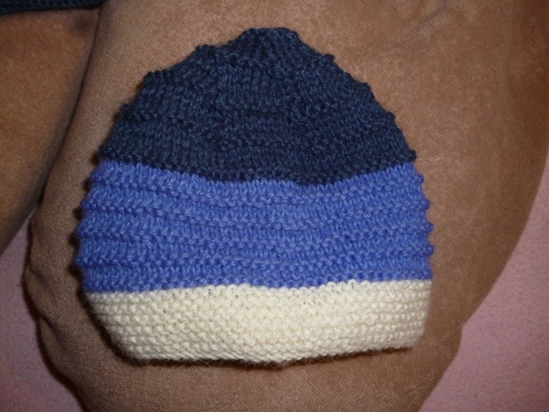 Enspull/ brassiere, bonnet et chaussons en laine MERINO tricote main bleu ideal pour trousseau maternite image 4