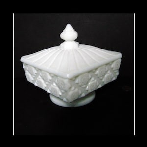 Westmoreland White Milk Glass Covered CANDY DISH Old Quilt Button 5&quot; +Square Lid Pedestal Bowl