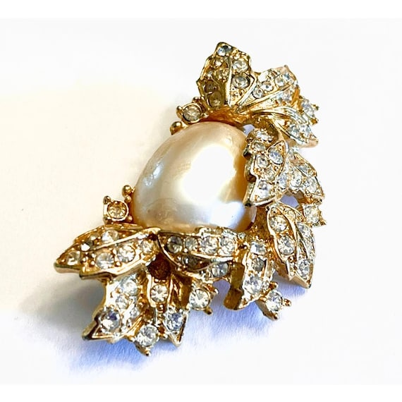 VTG Richelieu BROOCH Gold Rhinestone & Faux Pearl… - image 4