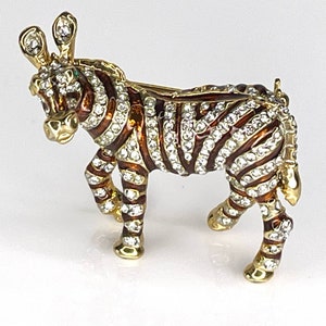 Vintage Pave Crystal ZEBRA BROOCH PIN Copper Enameled Gold Standing 3D Zoo Animal Green Crystal Eyes 1.75&quot; Stands Alone