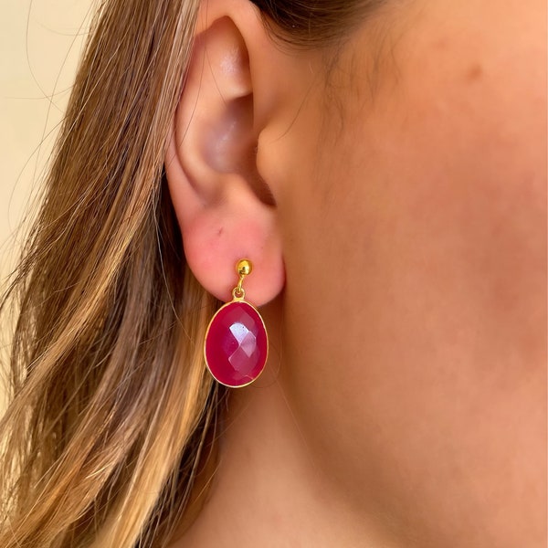 Boucles d'oreilles en agate fuchsia, boucles d'oreilles en argent, boucles d'oreilles en agate fuchsia à facettes, boucles d'oreilles en plaqué or 18 carats, argent 925