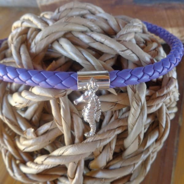 Sea horse pendant,  Silver 925 Sea horse, Hippocampus pendant ,sea horse necklace ,beach jewelry , gift for her , bridesmaid gift