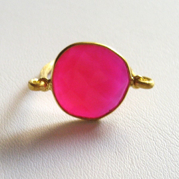 Bague en agate fuchsia, bague en argent plaqué or 18 carats, bague fuchsia, bague en pierres précieuses