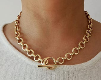 18K Gold Tone Chunky Link Choker Necklace: Charm Holder Toggle Clasp