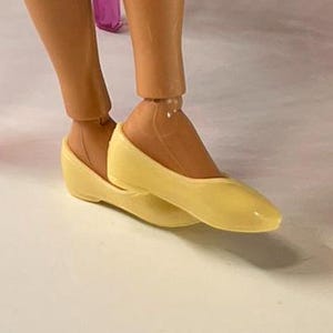 Fashion Doll Flats: Curvy, Tall, Flat Foot Dolls 1/6 scale