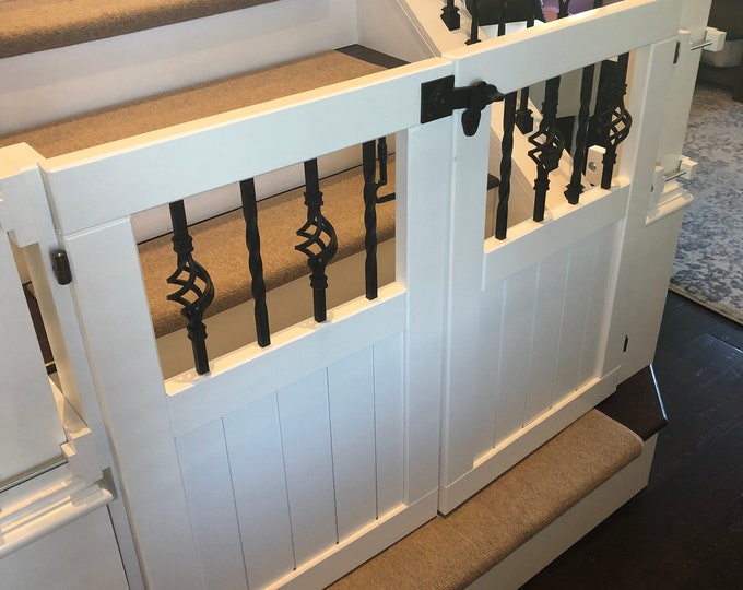 Painted Double Door Gate with Baskets and Twists