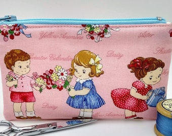 ZIPPERED COIN PURSE, small zipper pouch, fabric coin purse, zippered notions pouch, small cosmetics pouch, Valentines gift bag