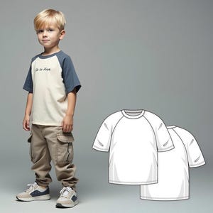 Op de afbeelding: Een kind draagt een crèmekleurig raglan T-shirt met marineblauwe mouwen en de tekst "Go to Work". Het kind draagt ook een kaki cargobroek en sneakers. Twee witte T-shirt contouren staan op de achtergrond.