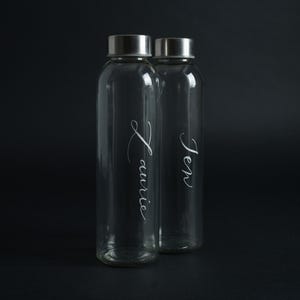 Carta de amor en una botella / Regalo de San Valentín / Ocasión especial / Regalo de aniversario / Caligrafía personalizada / Botella grabada personalizada