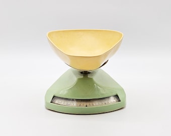 Vintage Salter No 33 Scale, Pale Sage Green and Yellow Kitchen Weighing Scales, Made in England, Plastic Scale, Retro Kitchenalia Home Decor