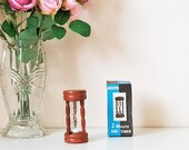Vintage Wooden Egg Timer, Small Hourglass, White Coloured Sand Timer, Brown Wood Hour Glass, Countdown Eggtimer, 3 Minute Modern in Box