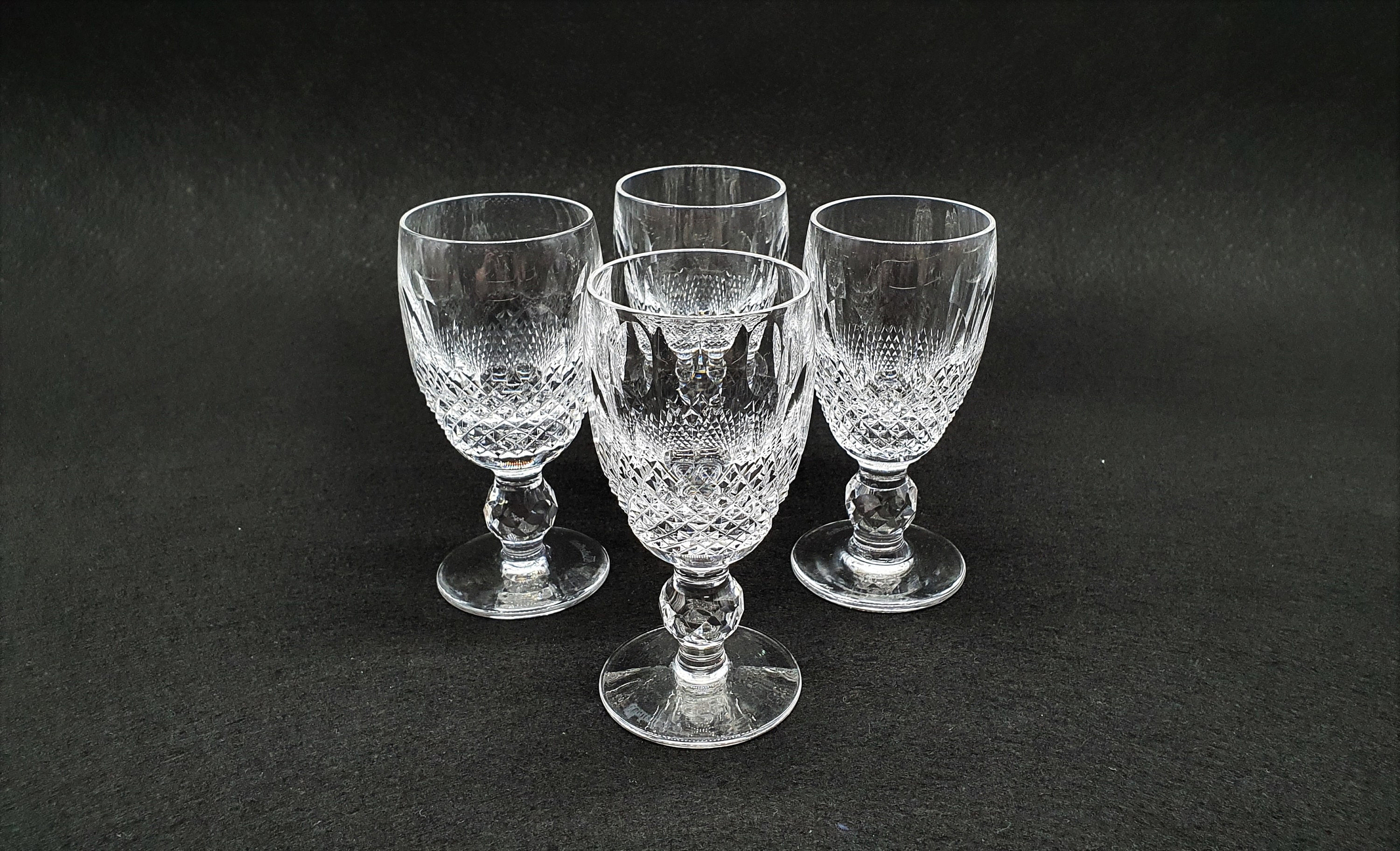 Lot - Set of 12 Wedgwood Gilt Crystal Wine Glasses