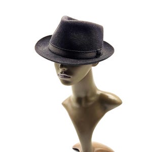 Vintage Dunn and Co Hut, Fedora Grauer Filzhut mit Band, Größe 7 - 57