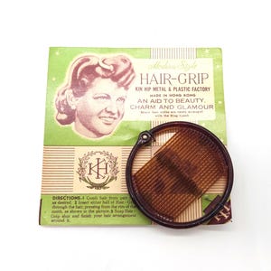 Pinza circular de plástico vintage para el pelo, herramienta de peinado kitsch de los años 50 en su tarjeta original, accesorios para el pelo estilo pin-up.