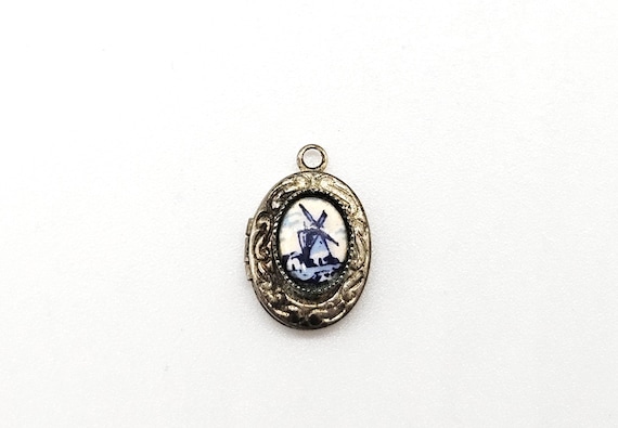 Tiny Delft Locket, Miniature Vintage Dutch Blue a… - image 1