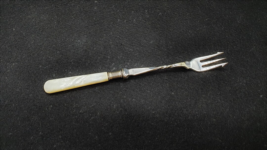 Mother of Pearl Handled Pickle Fork, Vintage EPNS Silver Plated Cutlery
