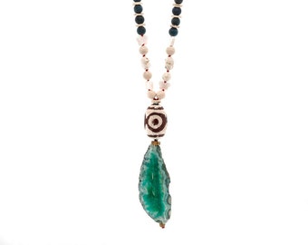 Wisdom & Energy Green Agate Stone Pendant Beaded Unique Necklace