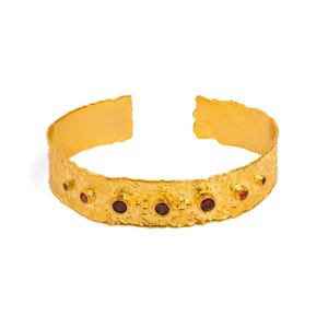 Carnelian Power Dots & Gold Design Cuff Bracelet